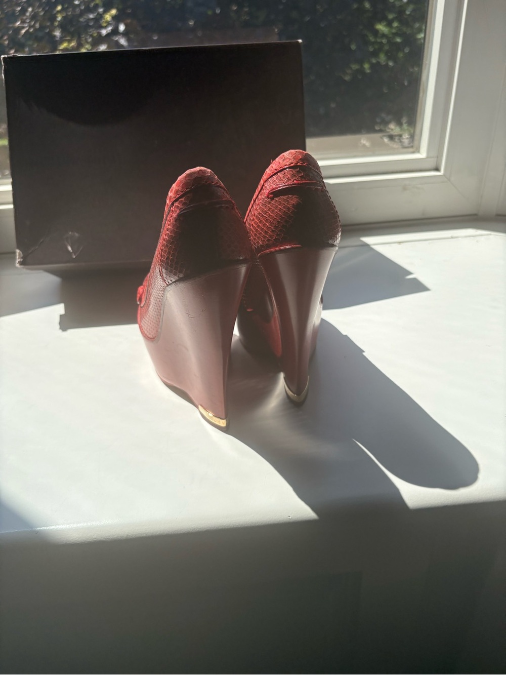 Bundle 2 pairs Louis Vuitton Wedge Heels 1 black 1 Red - size 37 - Picture 10 of 17